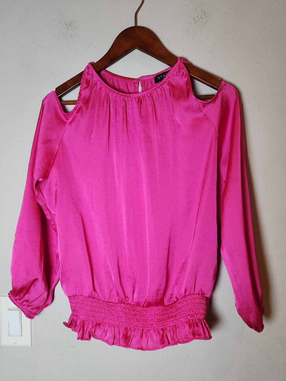 1. State Pink Satin Cold Shoulder Long Sleeve Blouse Top Stretch Hem Size Small